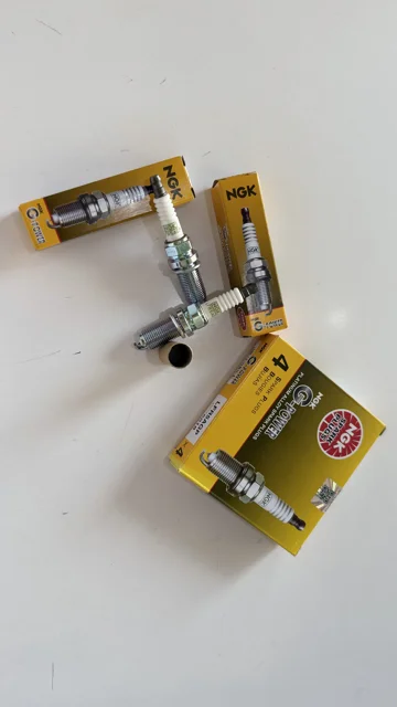 شمع پلاتینیوم NGK G-Power مدل LFR5AGP کد 5018 (اصلی)